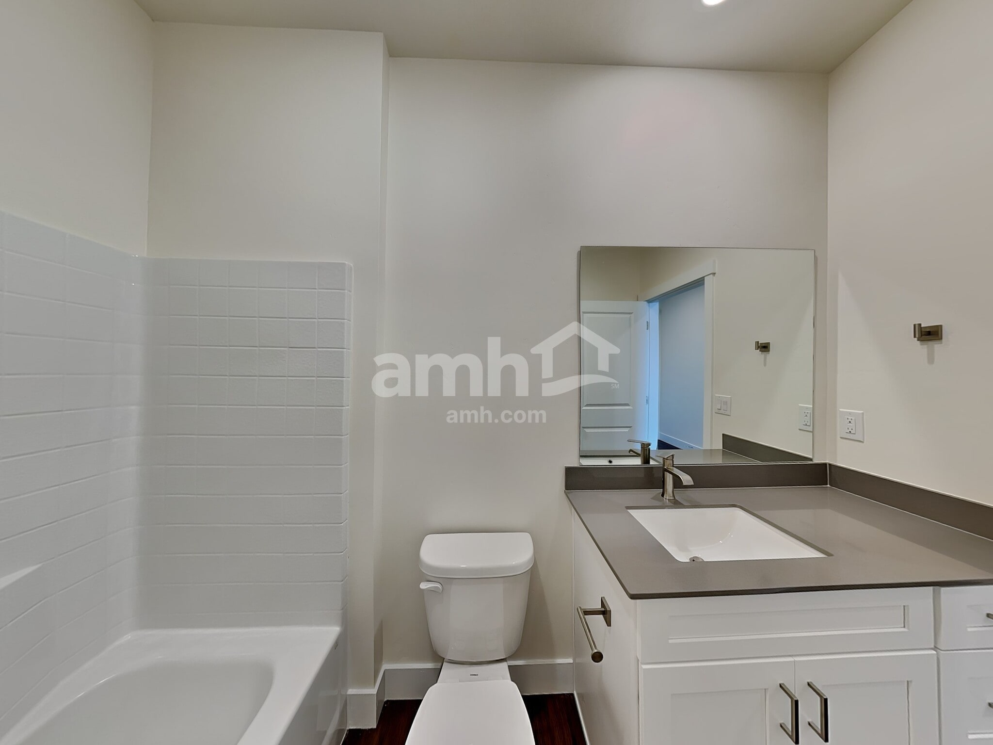 Building Photo - 1443 E Ludlow St