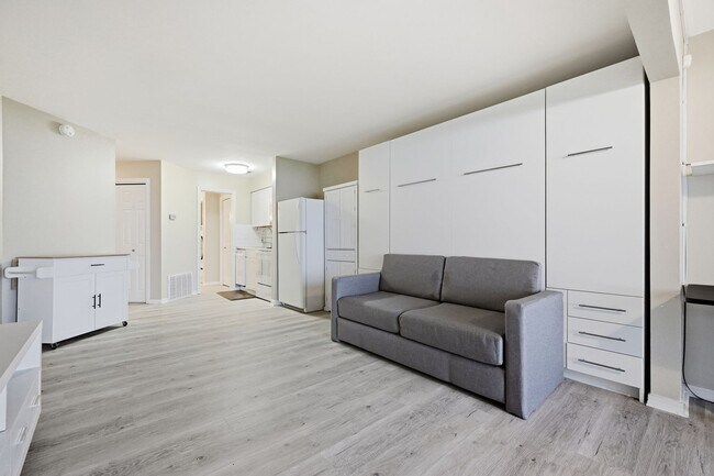 Building Photo - Waterfront Condo in Bluewater Bay!