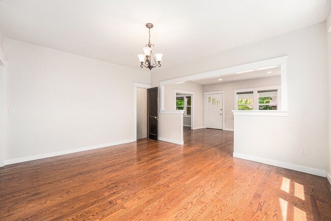 Building Photo - Updated Craftsman Bungalow in Congress Par...