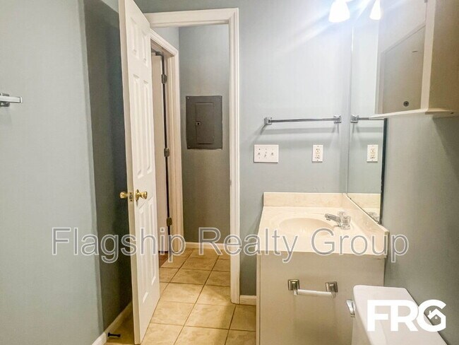 Building Photo - 205 Wyndham Cir