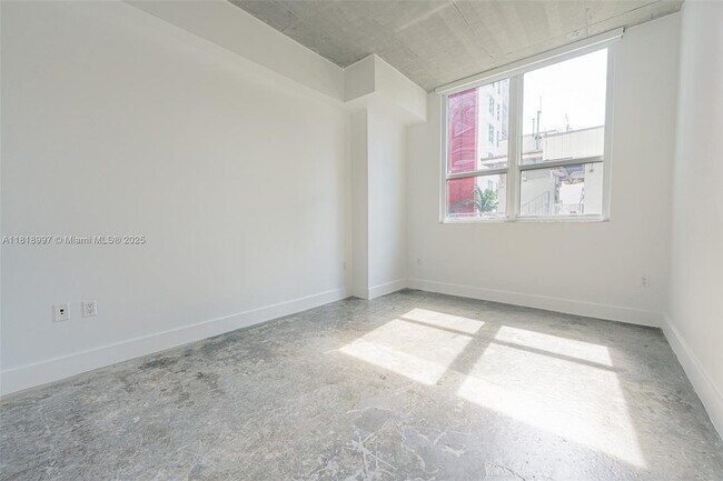 Building Photo - 133 NE 2nd Ave