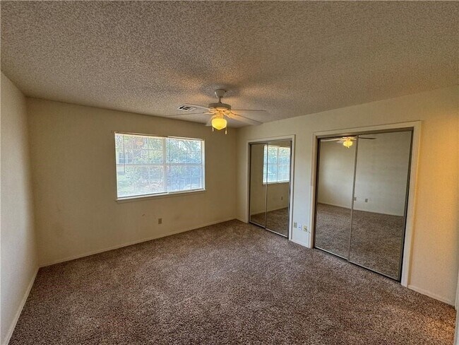 Building Photo - 317 S 11th Pl