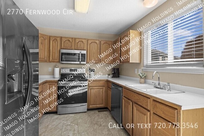 Building Photo - 2770 Fernwood Cir