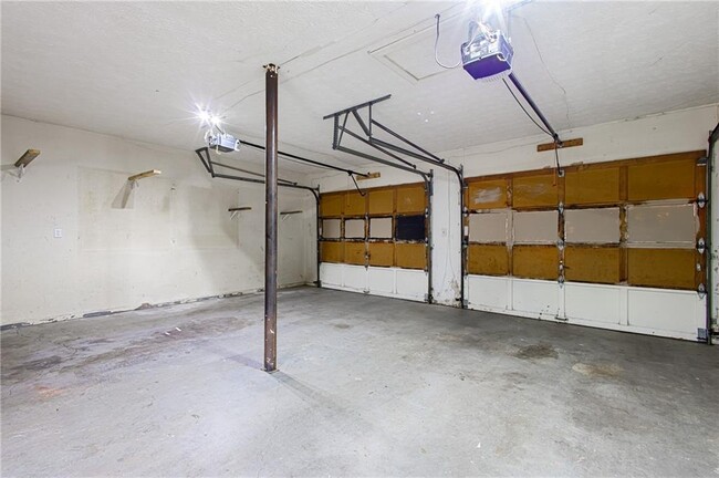 Building Photo - 4989 Lambeth Dr