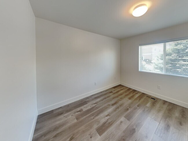 Building Photo - 2425 Quartz St