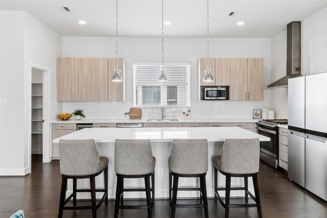 Building Photo - 1509 Elgin St