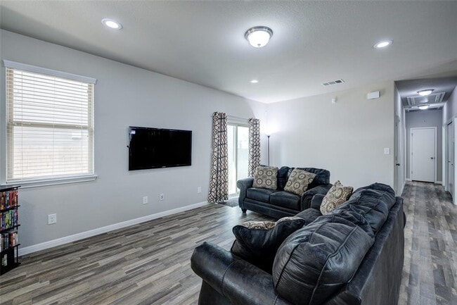 Building Photo - 128 Shearwater Ln