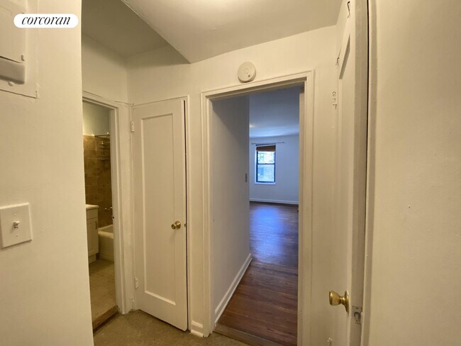 Building Photo - 6615 Wetherole St