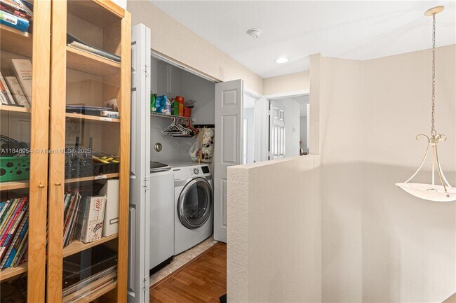 Building Photo - 1515 Winterberry Ln