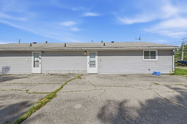Building Photo - 3113-3115 Fulmer Road