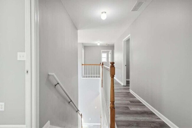 Building Photo - 96 Lenore Ct