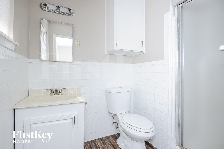 Building Photo - 1029 Usher St