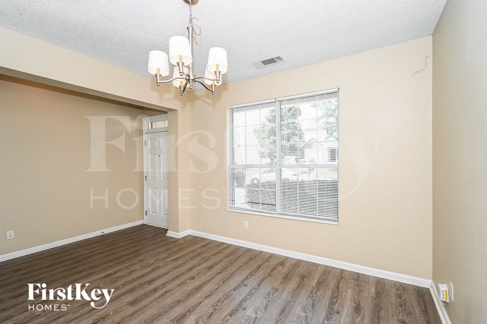 Building Photo - 4302 Ravenwood Dr