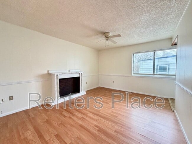 Building Photo - 3548 E King Pl