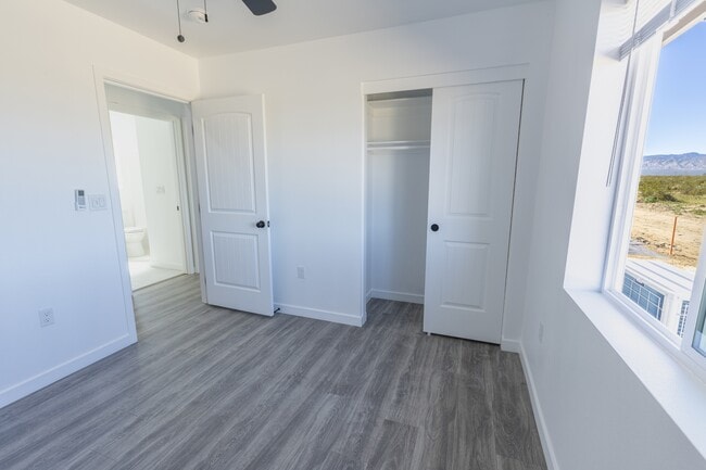 Building Photo - 6211 Poppy Blvd