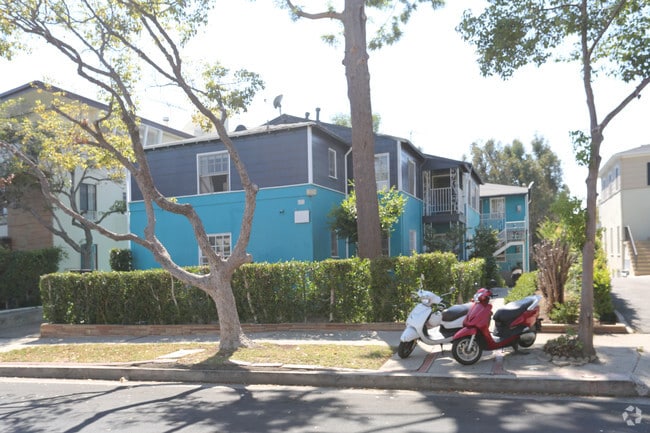 Building Photo - 621 Midvale Avenue
