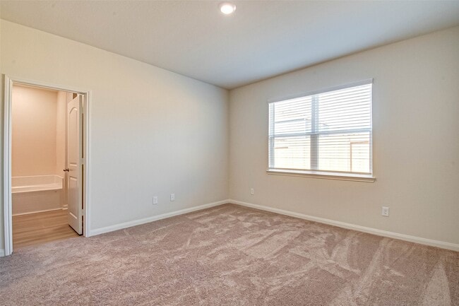 Building Photo - 28065 Irving Dr