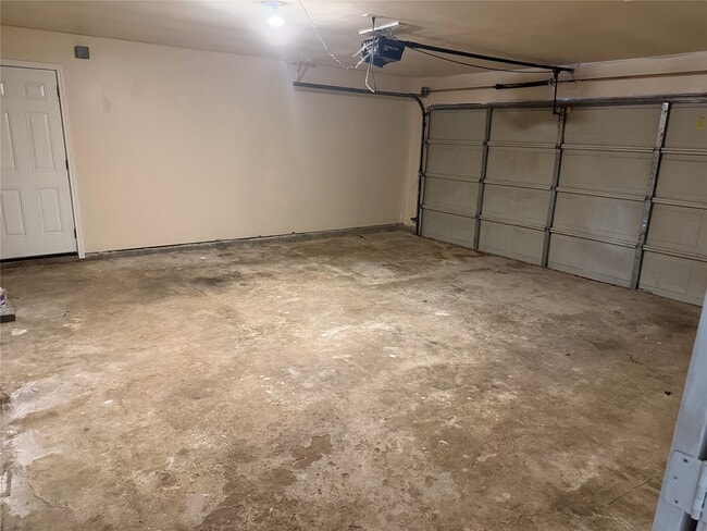 Building Photo - 9 Dewthread Ct