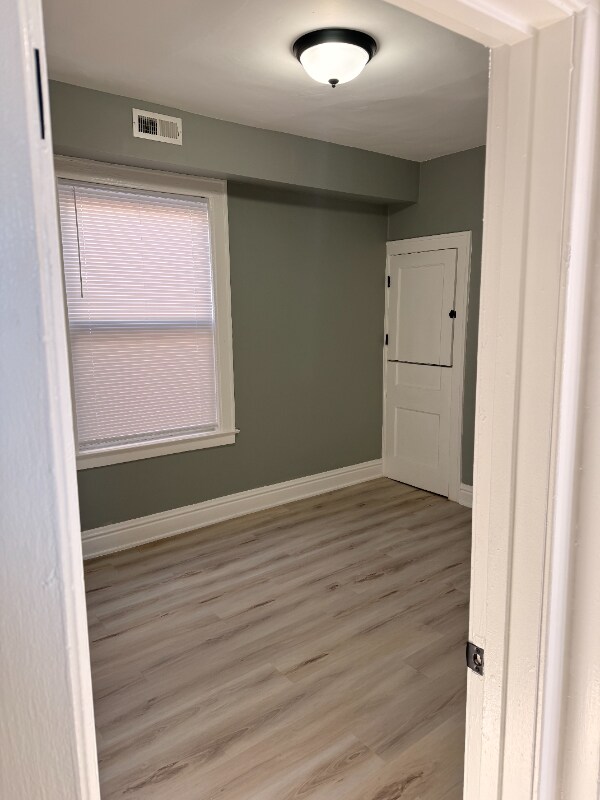 Building Photo - 9630 S Forest Ave