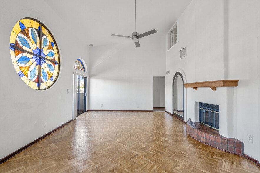 Building Photo - 3319 E Indian School Rd