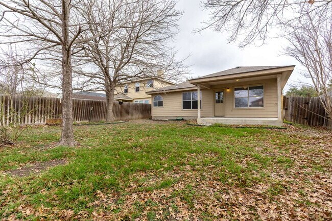 Building Photo - 2476 Medina Dr