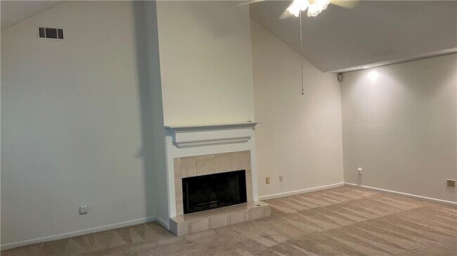 Building Photo - 995 Old Spring Way NE