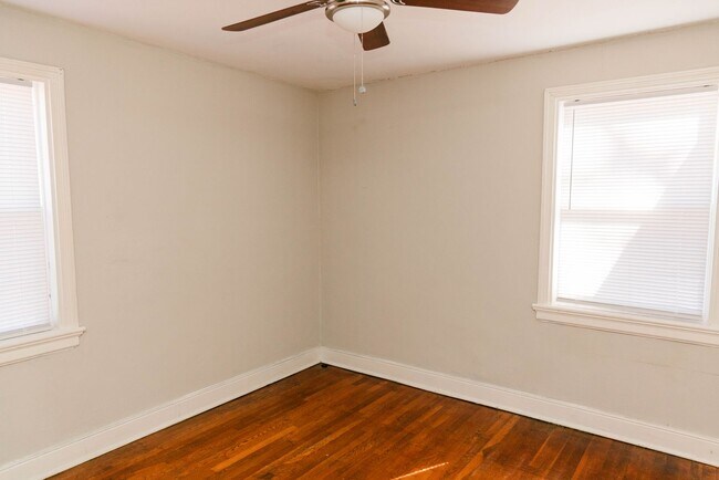 Building Photo - LEASING SPECIAL: 1/2 MONTH FREE IF SIGNED BY 8/10/2026