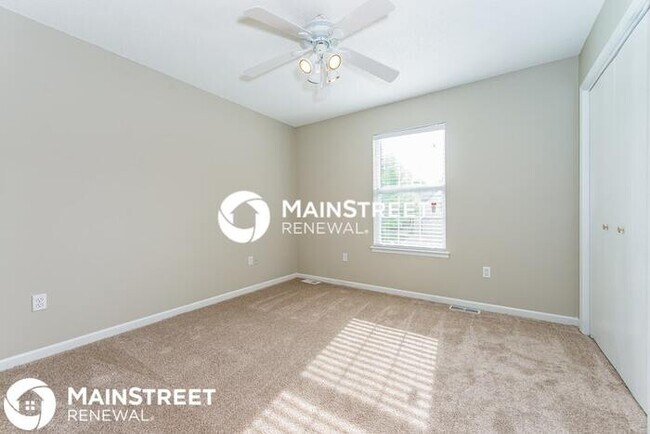 Building Photo - 4 Bedroom Pet-Friendly Home in Pleasant Hi...