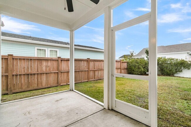 Building Photo - 102 True Blue Lp