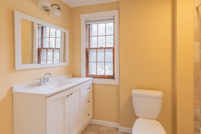 Building Photo - 4 Bedroom Single Family Cape