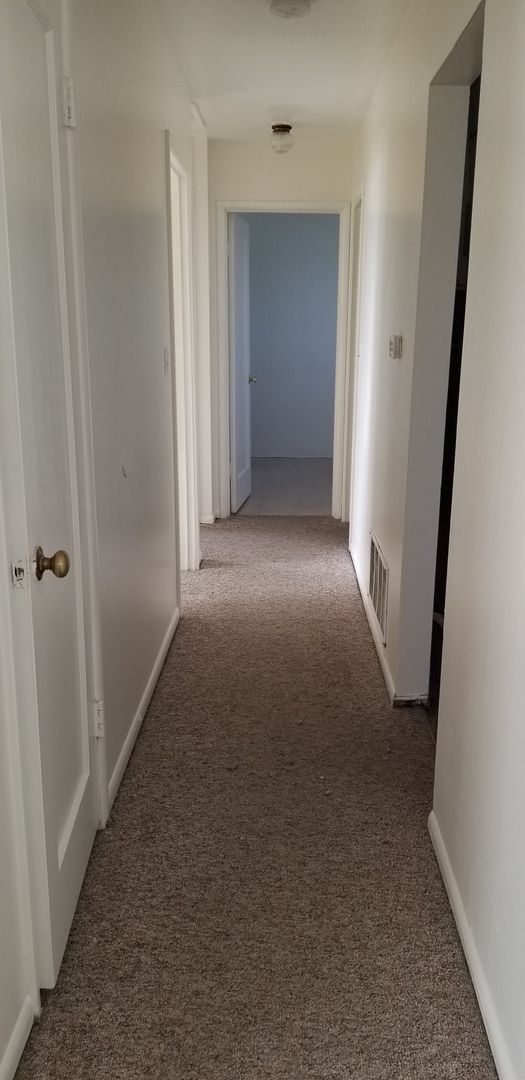 Building Photo - 1/2 OFF OCTOBER RENT