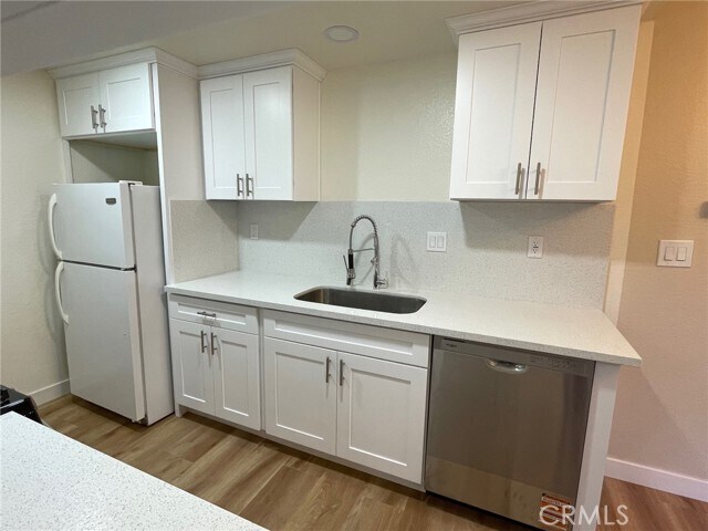 Building Photo - 63 S Parkwood Ave