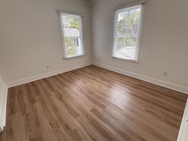 Building Photo - Renovated 4BR Just Minutes from Flagler! Historic Downtown Living! Lawn Care Included! ((Recently...
