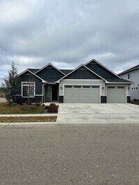 Building Photo - Single Level 4 Bedroom 2 Bathroom Home in Nampa