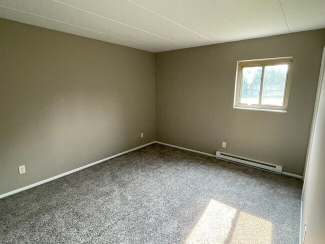 Building Photo - 1612 Mars Hill Dr