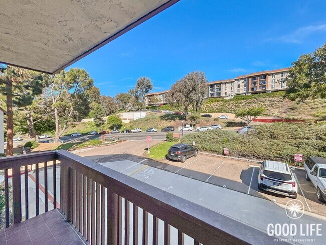 Building Photo - Beautiful 1BD/1BA W/ Reserved Parking and Community Pool in Mission Valley!