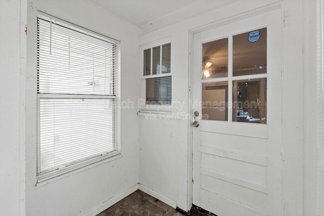 Building Photo - 3215 St Catherine St