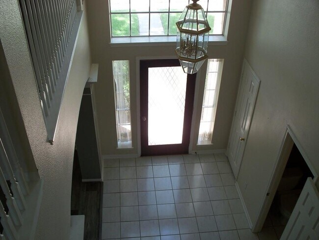 Building Photo - 20736 Fawnbrook Ct
