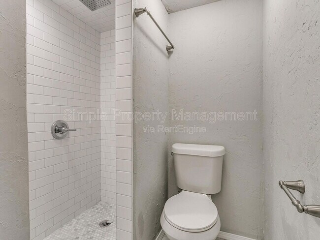 Building Photo - 6109 Kingston Rd