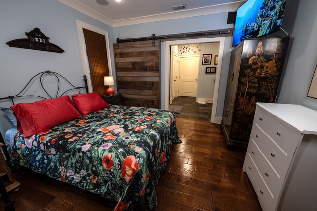 Building Photo - 605 N Orange St