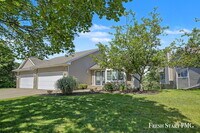 Building Photo - 2107 Blue Bell Way