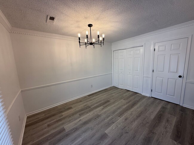 Building Photo - 3/3 Fully Renovated Town Home Available!