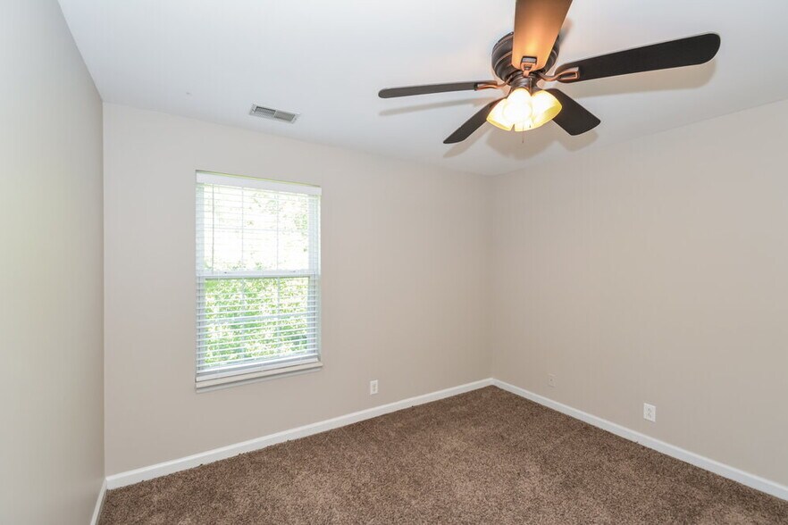 Building Photo - 6553 Broken Bow Dr