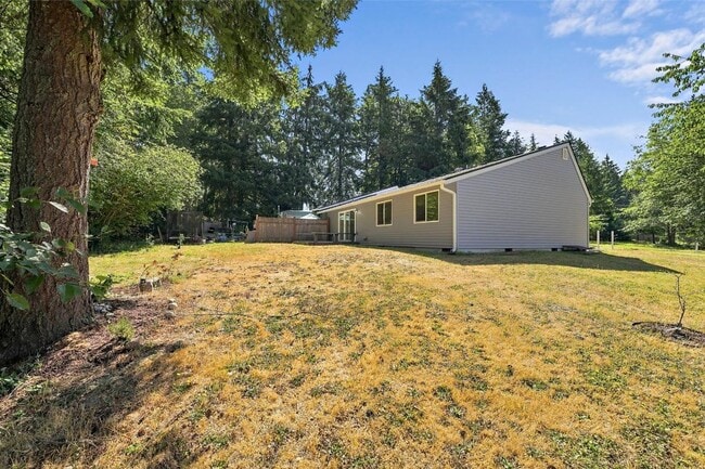 Building Photo - 7100 Hawks Prairie Rd NE