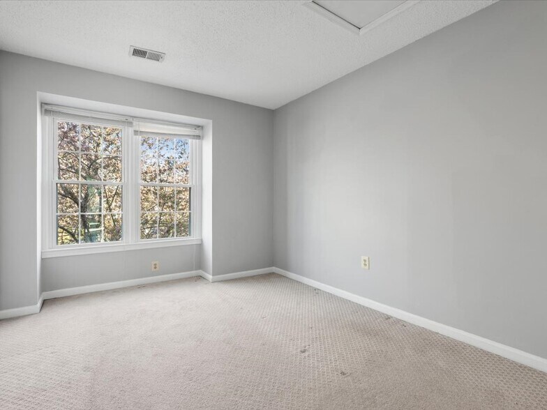 Building Photo - 11553 Hill Meade Ln