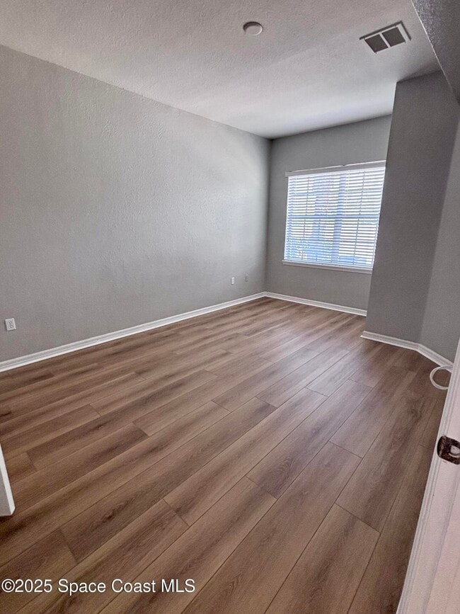 Building Photo - 100 Colibri Way