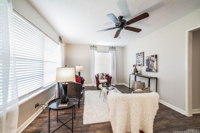 Building Photo - 326 E Rampart Dr