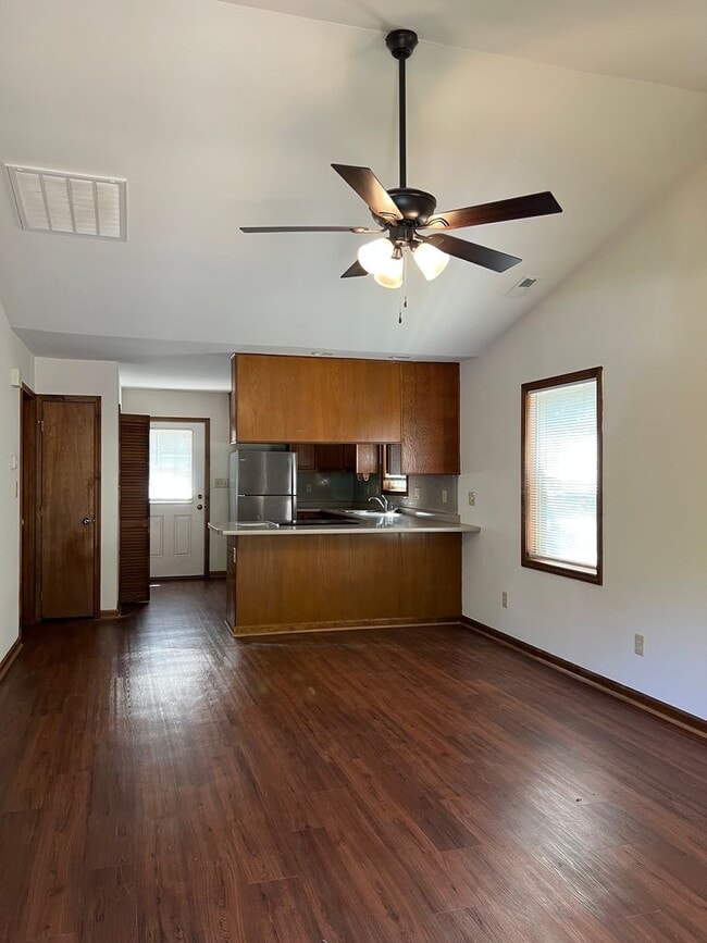 Building Photo - 120 Double Eagle Dr