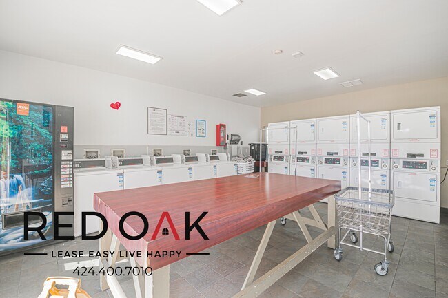 Building Photo - 861 Glencliff St