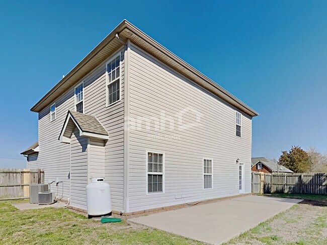 Building Photo - 119 Nick Price Dr